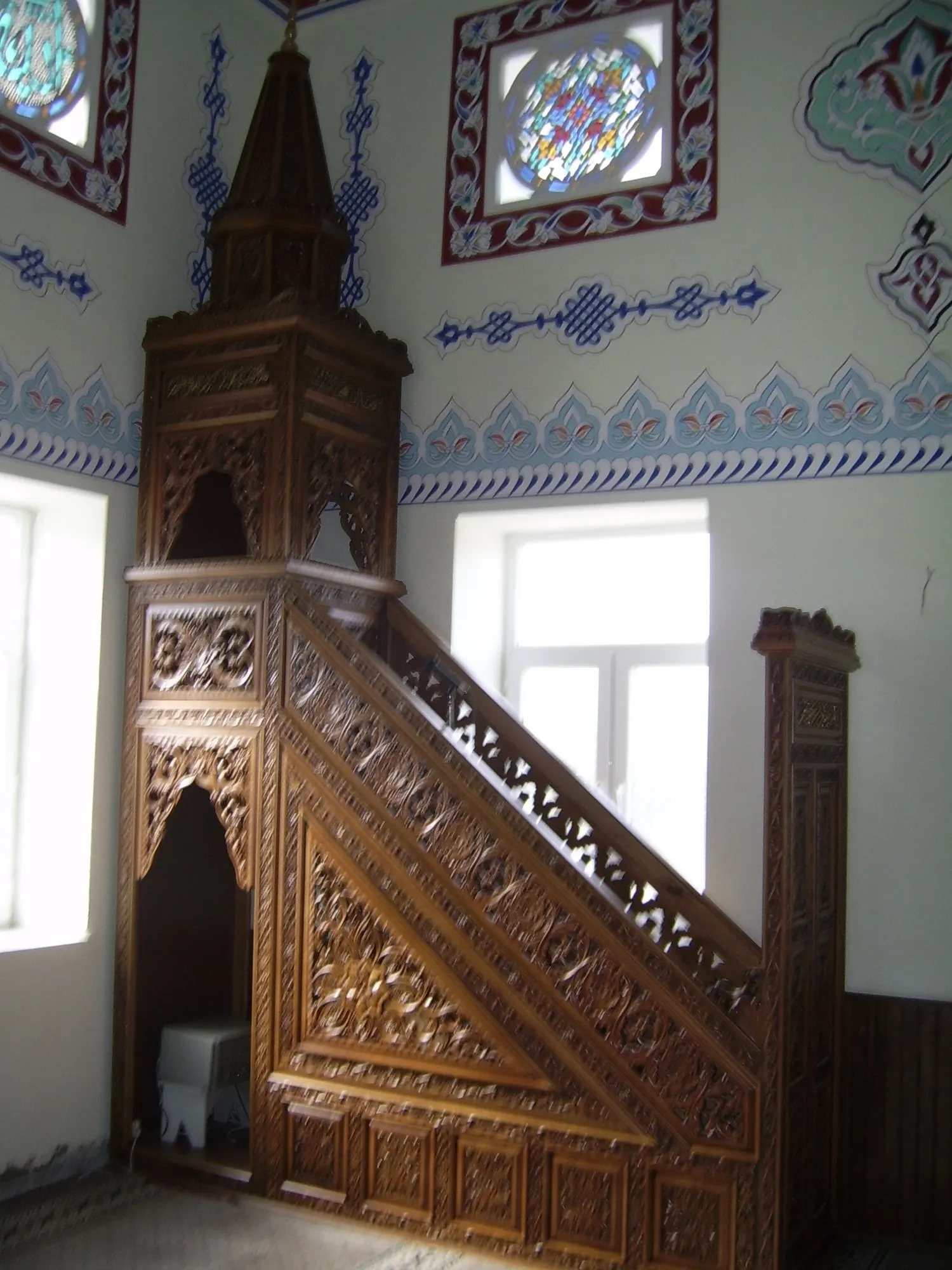 Behzat Böke'nin ahşap oyma minberi